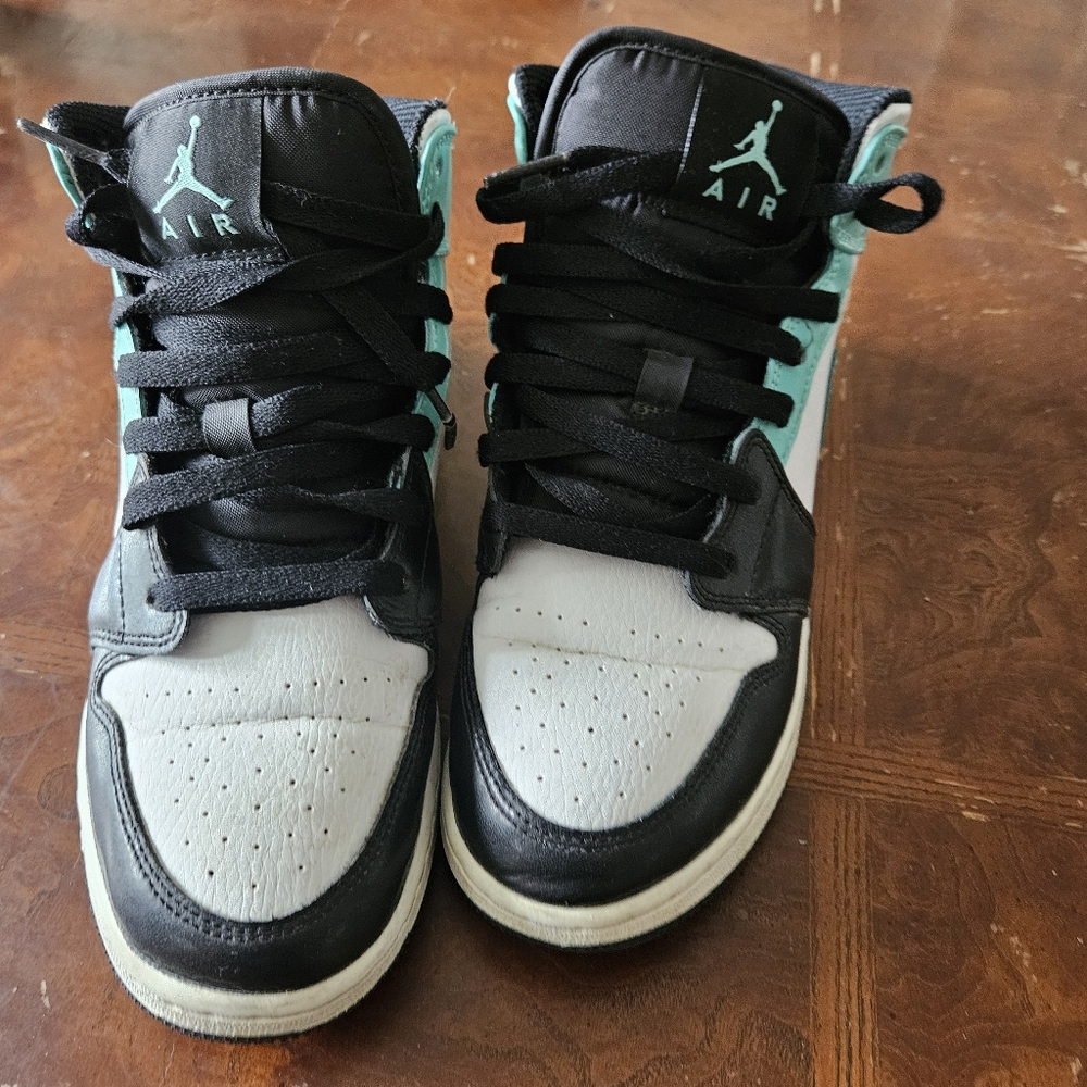 Air Jordan 1 TROPICAL TWIST